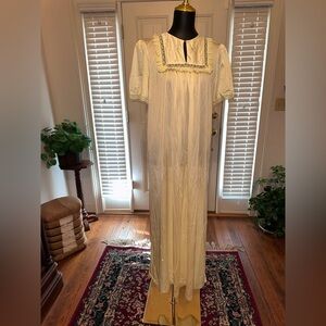 Vintage short sleeve gown